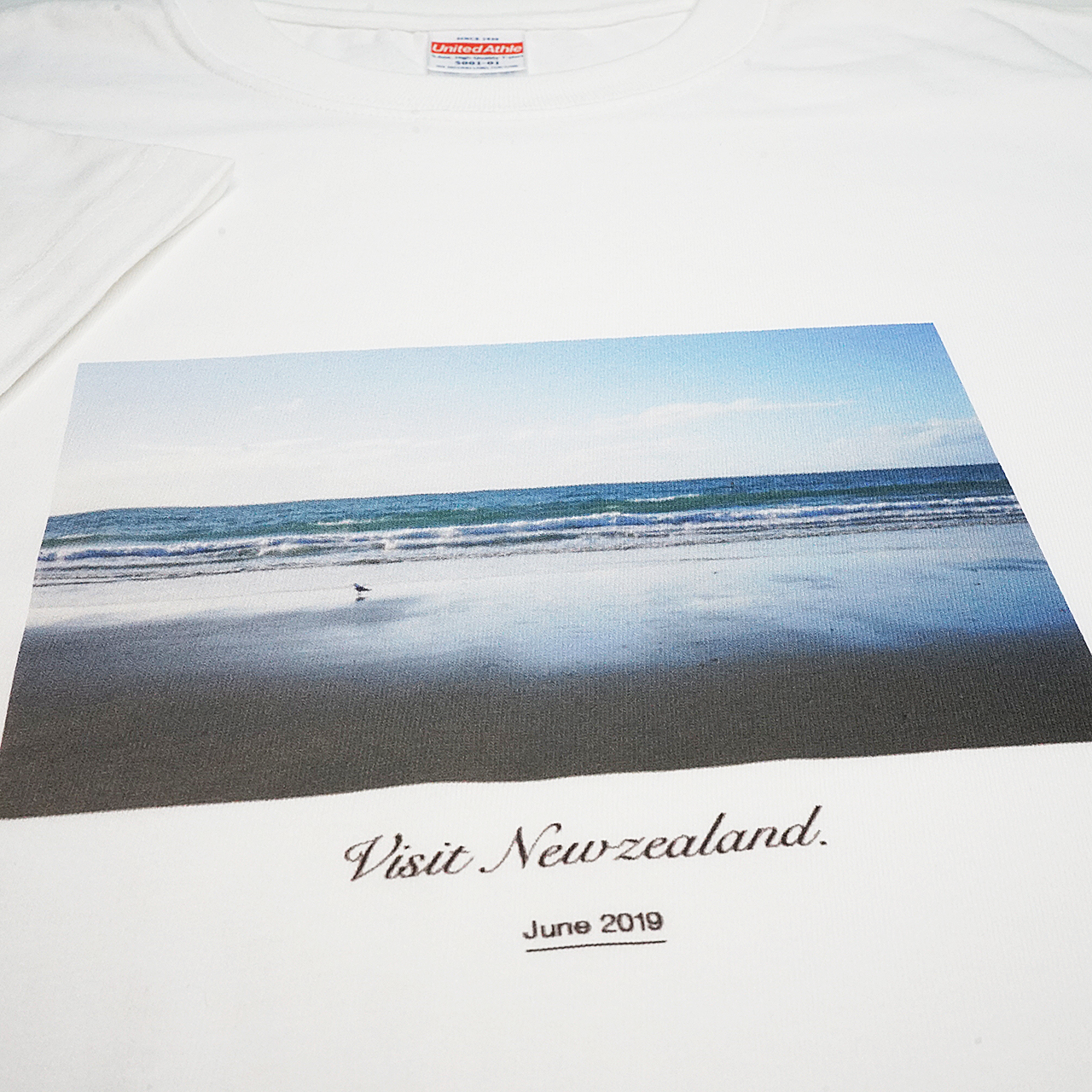 ガーメントプリンターで印刷したニュージーランドをイメージしたプリントのTシャツ